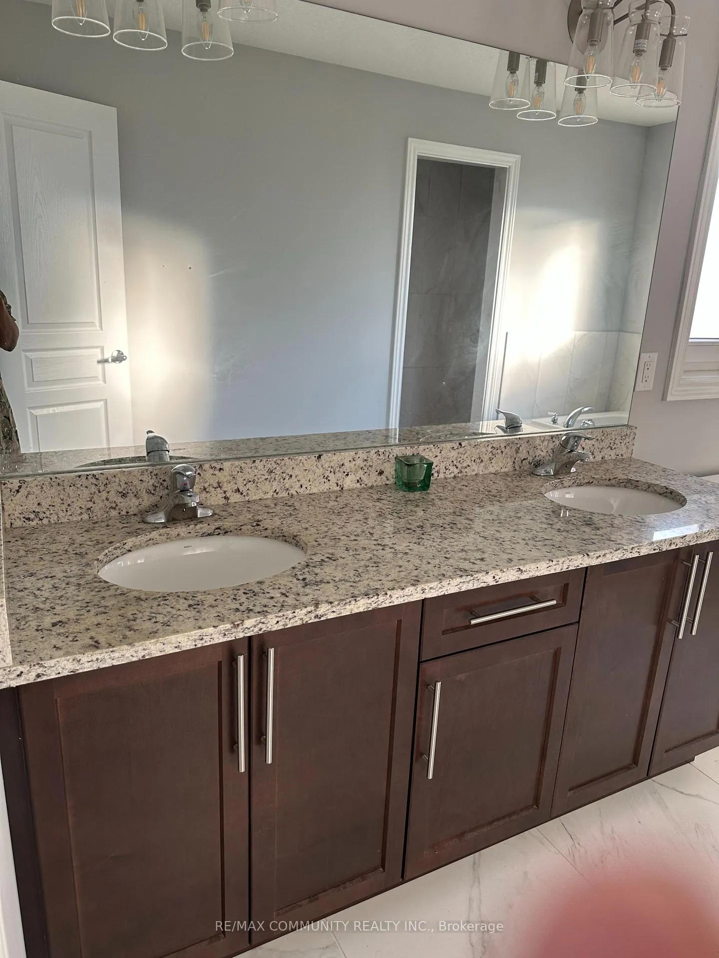 Photo 17 of 129 Savannah Ridge Drive, Brant, Paris — HOMEH