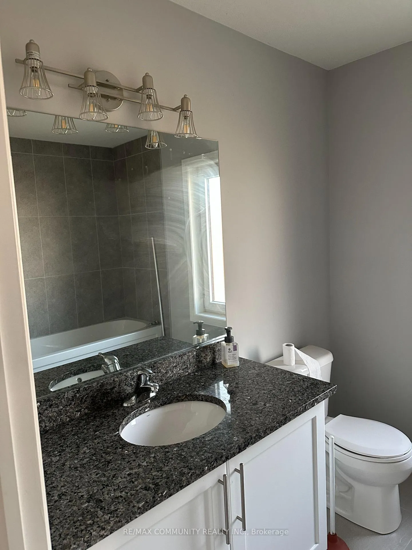 Photo 23 of 129 Savannah Ridge Drive, Brant, Paris — HOMEH