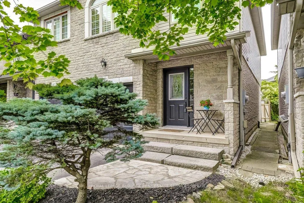 Photo 2 of 85 Foxborough Drive, Hamilton, Ancaster — HOMEH