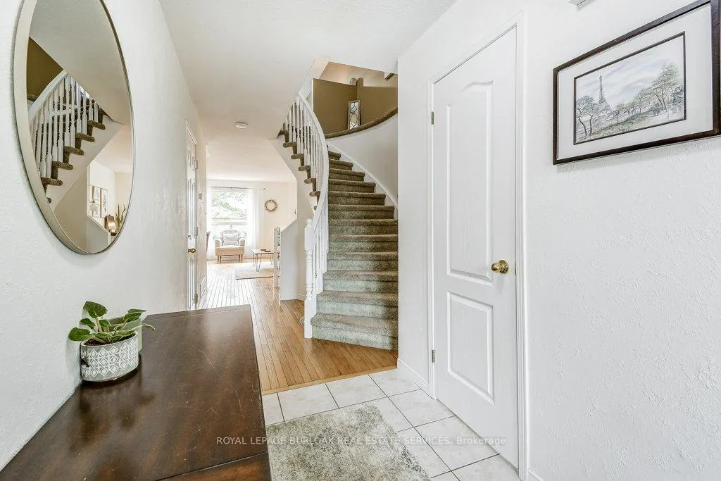 Photo 4 of 85 Foxborough Drive, Hamilton, Ancaster — HOMEH