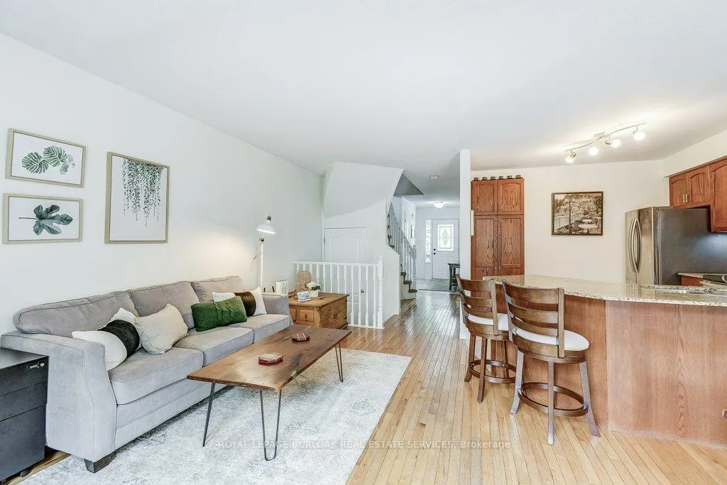 Photo 8 of 85 Foxborough Drive, Hamilton, Ancaster — HOMEH