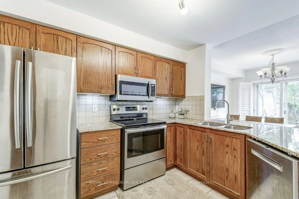 Photo 12 of 85 Foxborough Drive, Hamilton, Ancaster — HOMEH