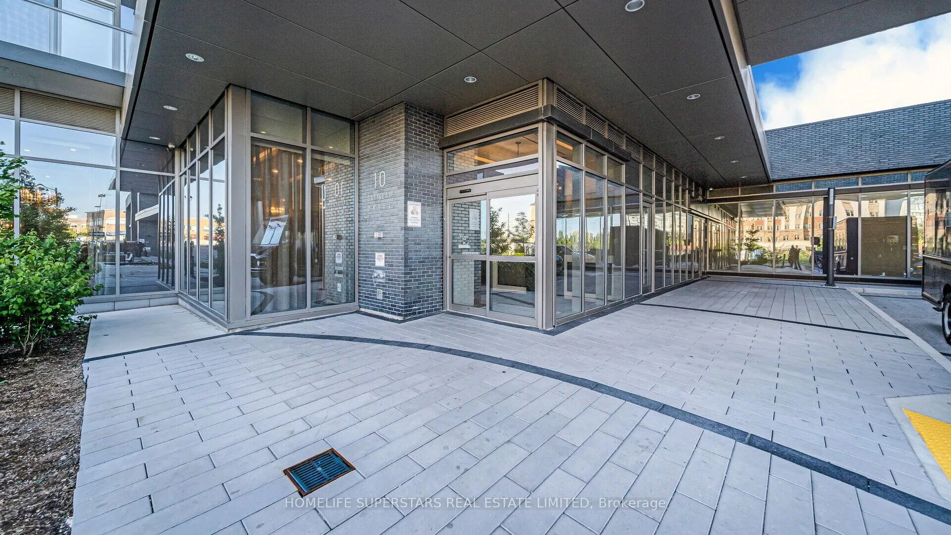 Photo 2 of Unit 815, 10 Gatineau Drive, Vaughan, Beverley Glen — HOMEH