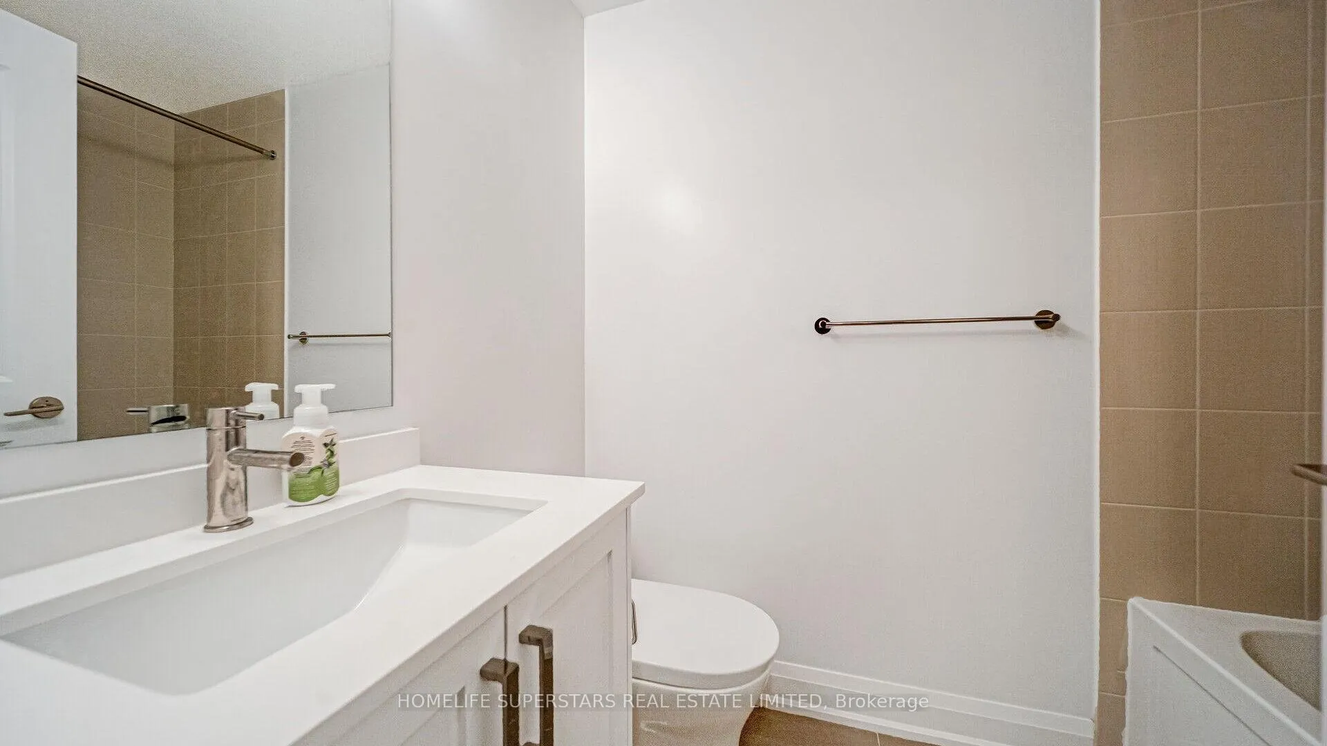 Photo 10 of Unit 815, 10 Gatineau Drive, Vaughan, Beverley Glen — HOMEH