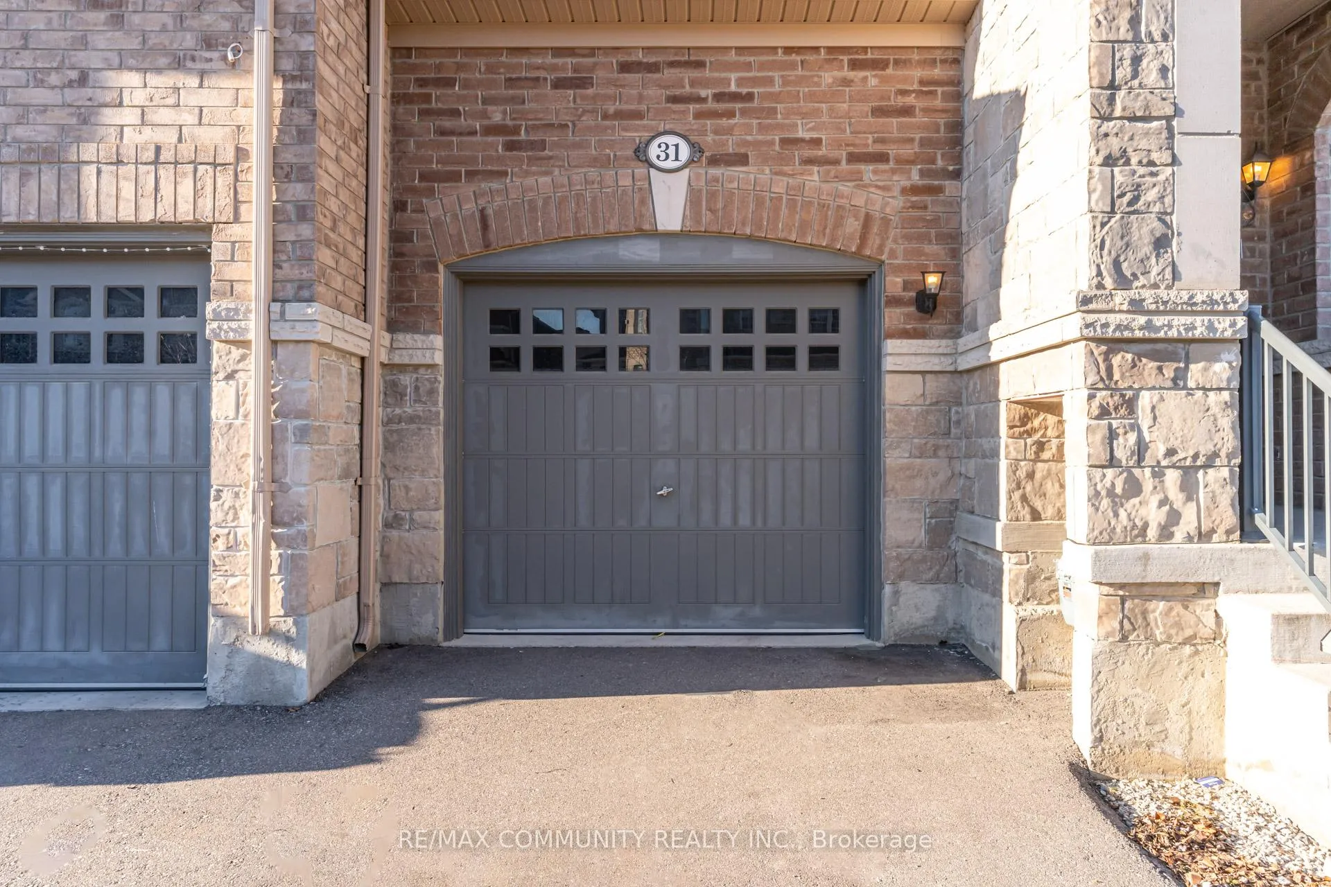 Photo 2 of 31 Padbury Trail, Brampton, Northwest Brampton — HOMEH