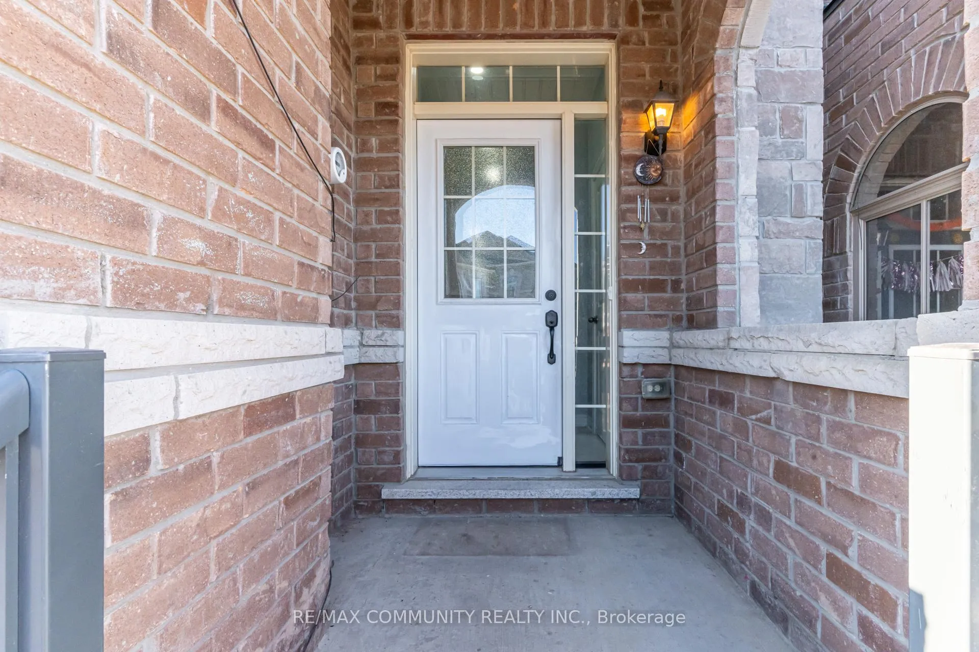 Photo 3 of 31 Padbury Trail, Brampton, Northwest Brampton — HOMEH