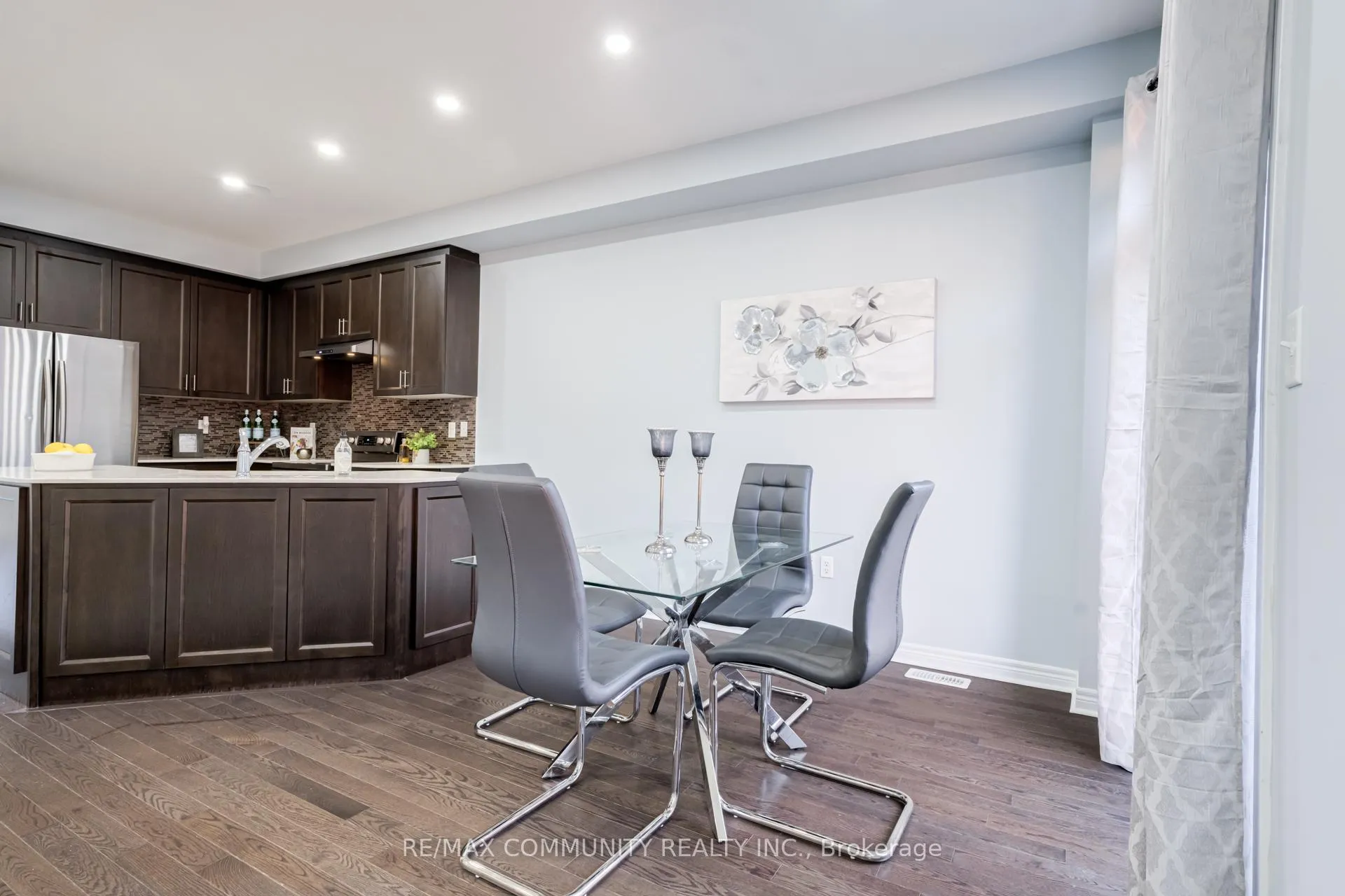 Photo 14 of 31 Padbury Trail, Brampton, Northwest Brampton — HOMEH