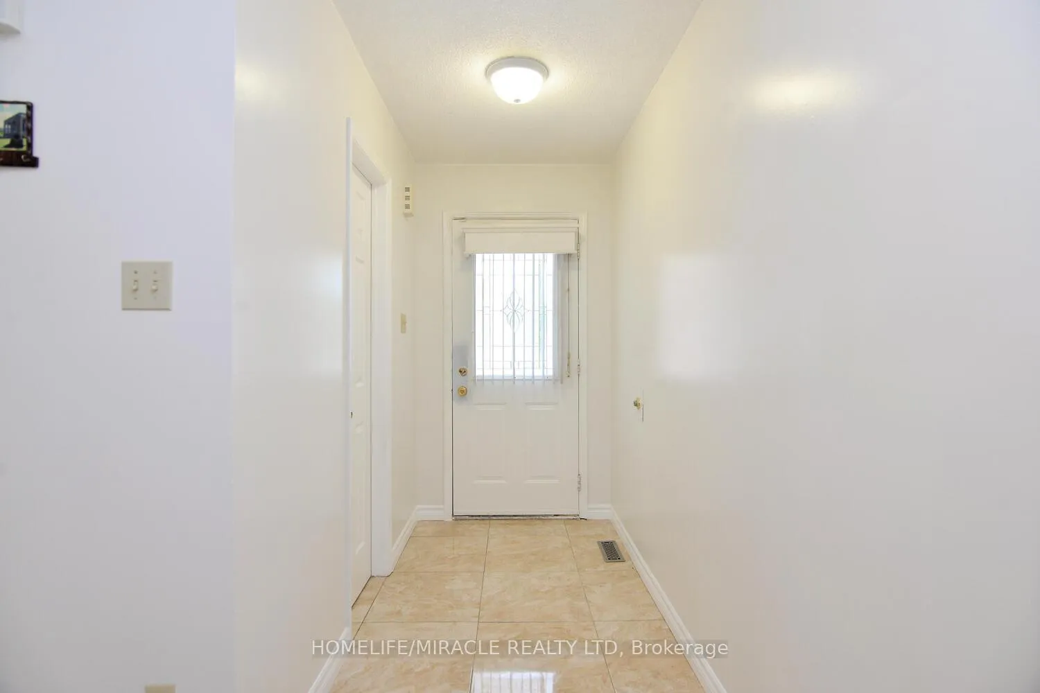 Photo 6 of Unit Upper, 98 Gatesgill Street, Brampton, Brampton West — HOMEH
