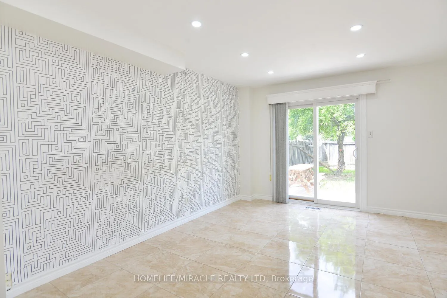 Photo 10 of Unit Upper, 98 Gatesgill Street, Brampton, Brampton West — HOMEH