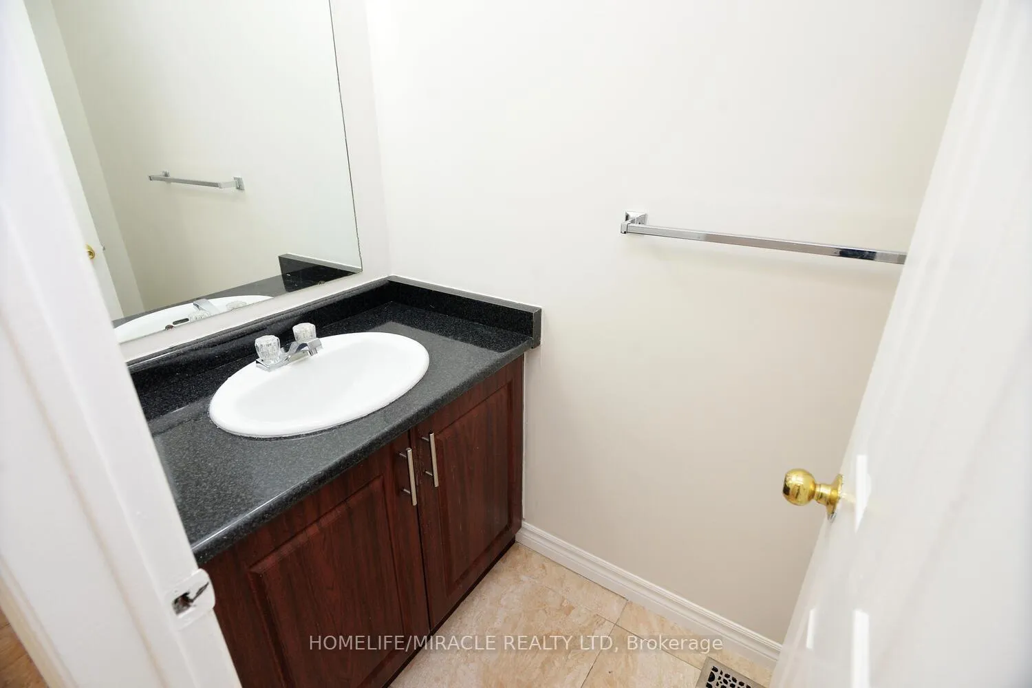 Photo 18 of Unit Upper, 98 Gatesgill Street, Brampton, Brampton West — HOMEH