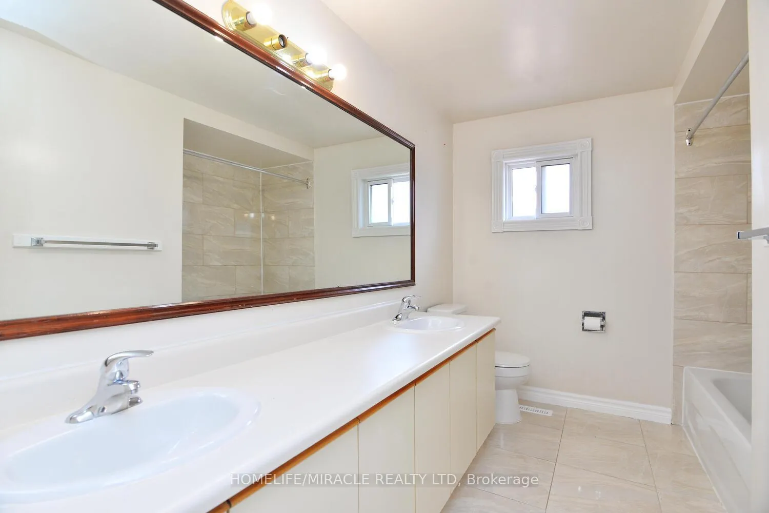 Photo 30 of Unit Upper, 98 Gatesgill Street, Brampton, Brampton West — HOMEH