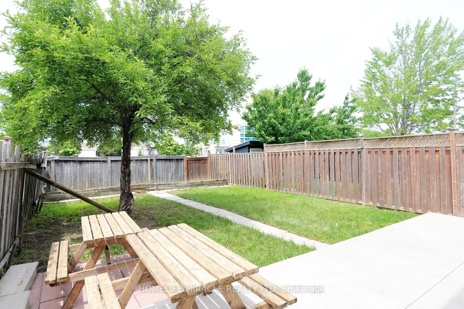 Photo 33 of Unit Upper, 98 Gatesgill Street, Brampton, Brampton West — HOMEH