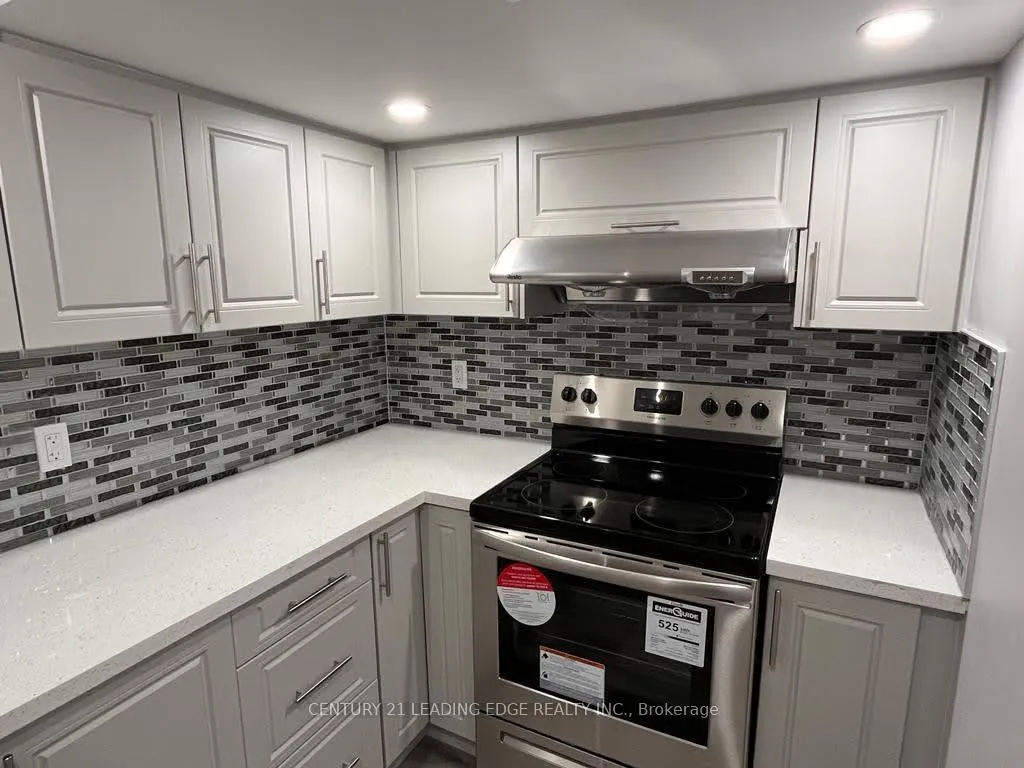 Photo 3 of Unit BSMT, 131 Farthingale Crescent, Brampton, Fletcher's Meadow — HOMEH