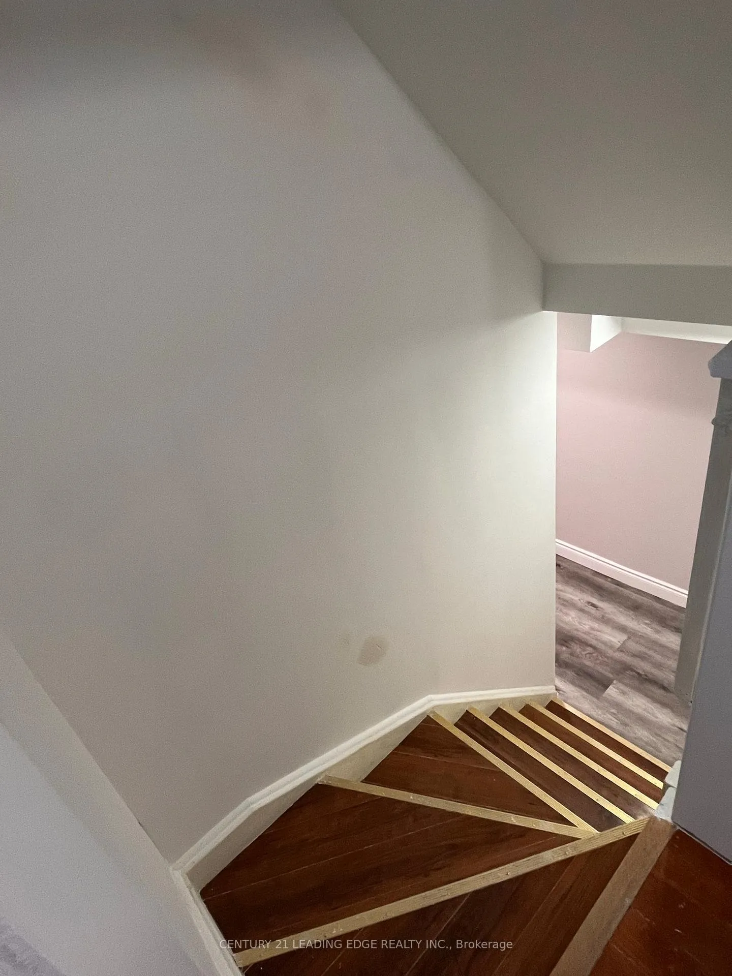 Photo 7 of Unit BSMT, 131 Farthingale Crescent, Brampton, Fletcher's Meadow — HOMEH