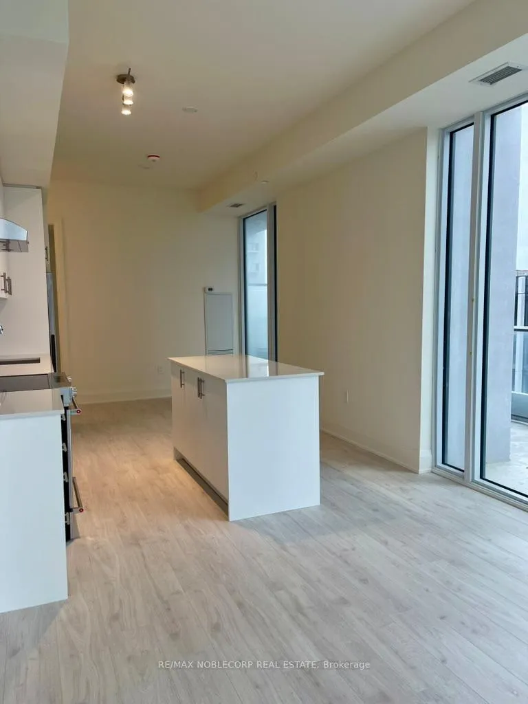 Photo 8 of Unit 603, 8960 Jane Street, Vaughan, Concord — HOMEH