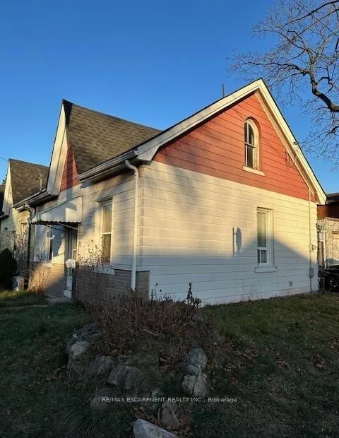 Photo 2 of 32 Steven Street, Hamilton, Landsdale — HOMEH