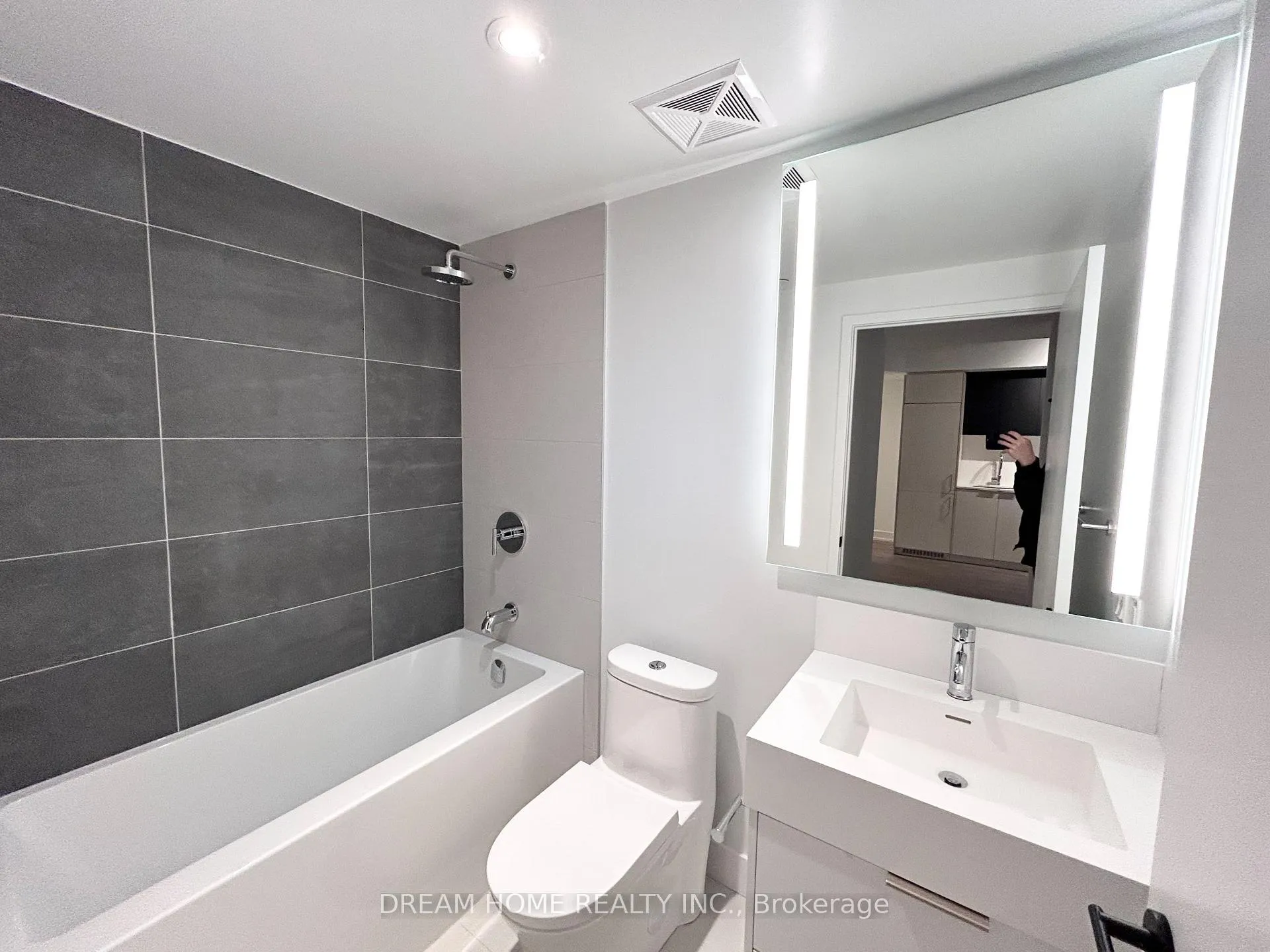 Photo 10 of Unit 401, 308 Jarvis Street, Toronto, Church-Yonge Corridor — HOMEH