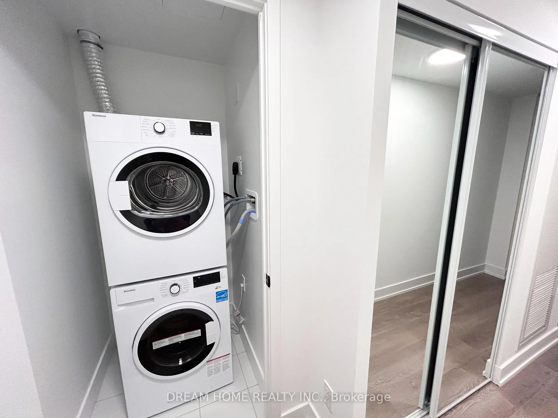 Photo 11 of Unit 401, 308 Jarvis Street, Toronto, Church-Yonge Corridor — HOMEH