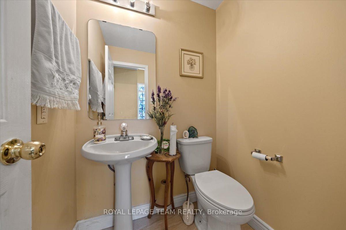 Photo 6 of 12 Sunvale Way, Ottawa, Barrhaven East — HOMEH