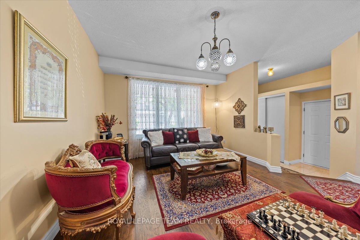 Photo 8 of 12 Sunvale Way, Ottawa, Barrhaven East — HOMEH