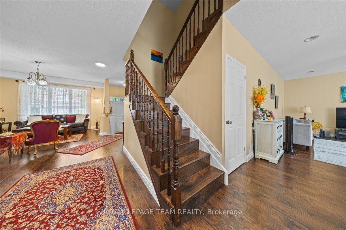 Photo 13 of 12 Sunvale Way, Ottawa, Barrhaven East — HOMEH