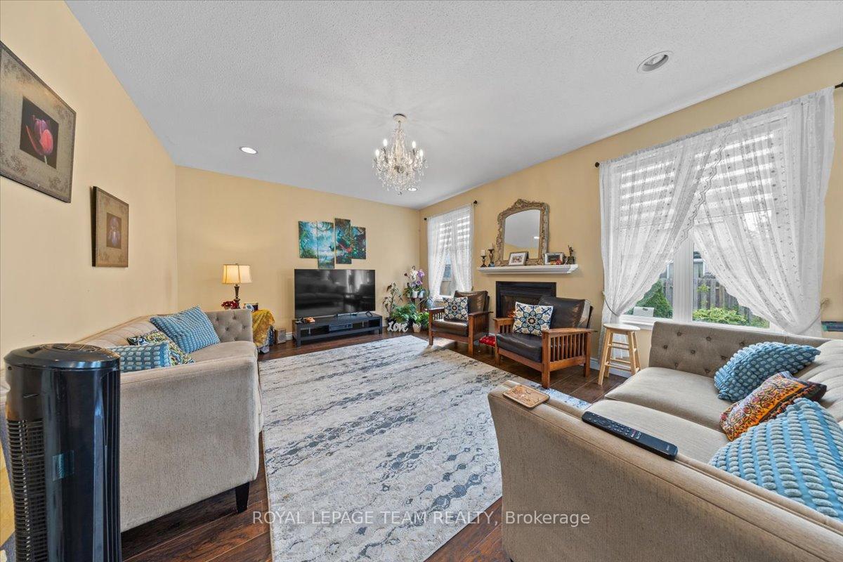 Photo 14 of 12 Sunvale Way, Ottawa, Barrhaven East — HOMEH