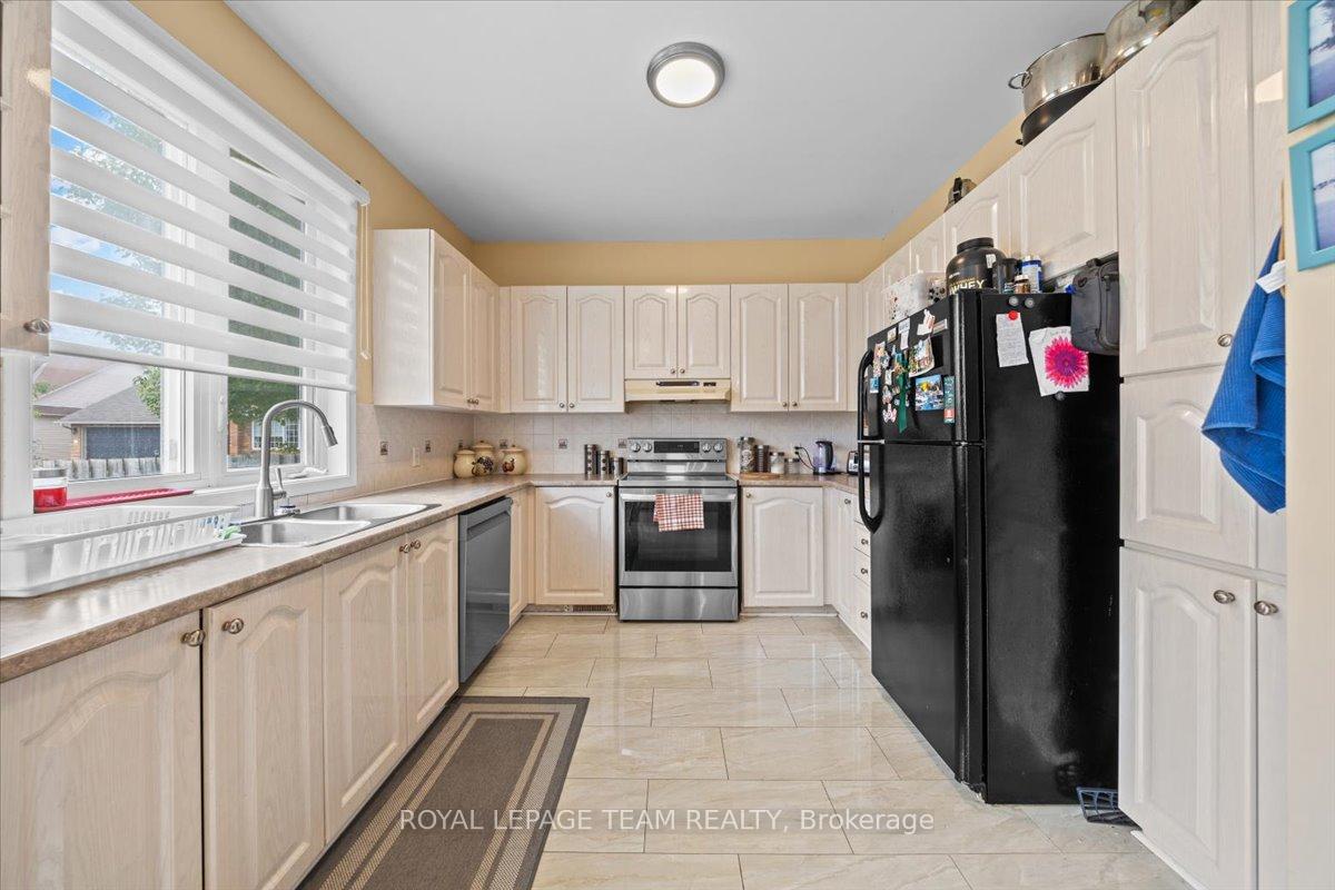Photo 20 of 12 Sunvale Way, Ottawa, Barrhaven East — HOMEH