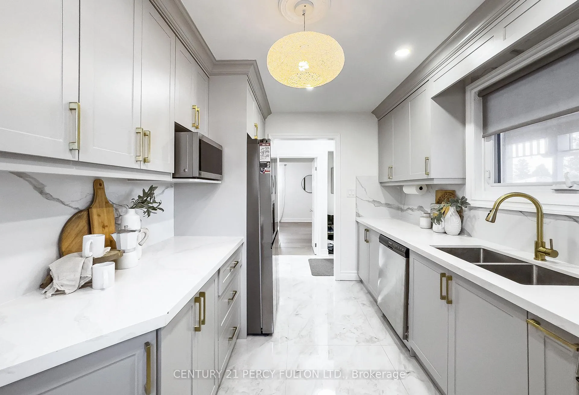 Photo 10 of 1023 Centre Street N, Whitby, Williamsburg — HOMEH