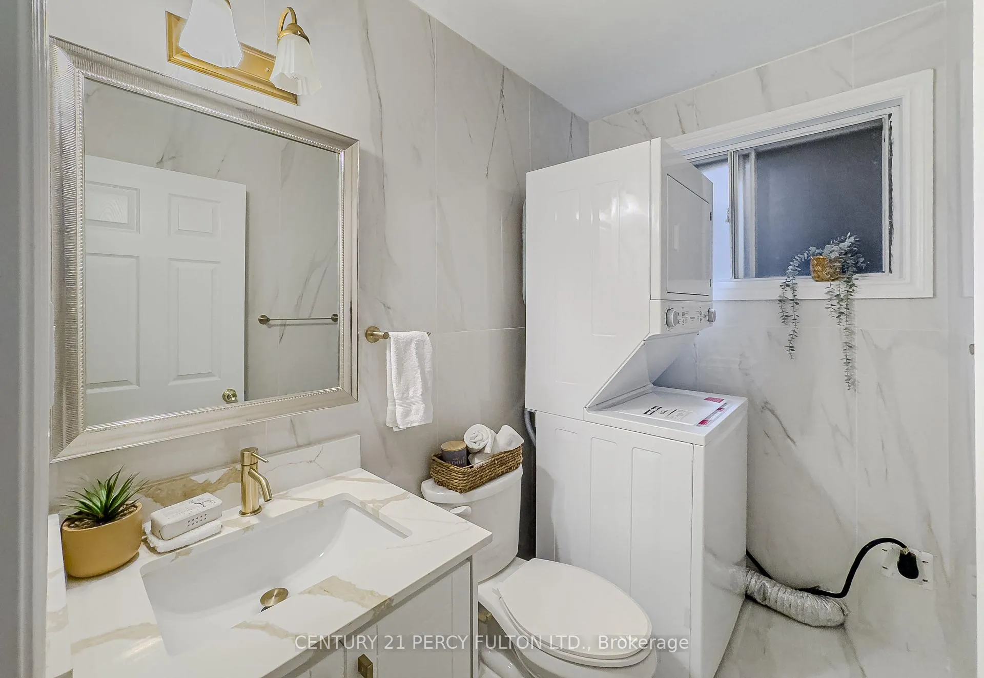 Photo 11 of 1023 Centre Street N, Whitby, Williamsburg — HOMEH