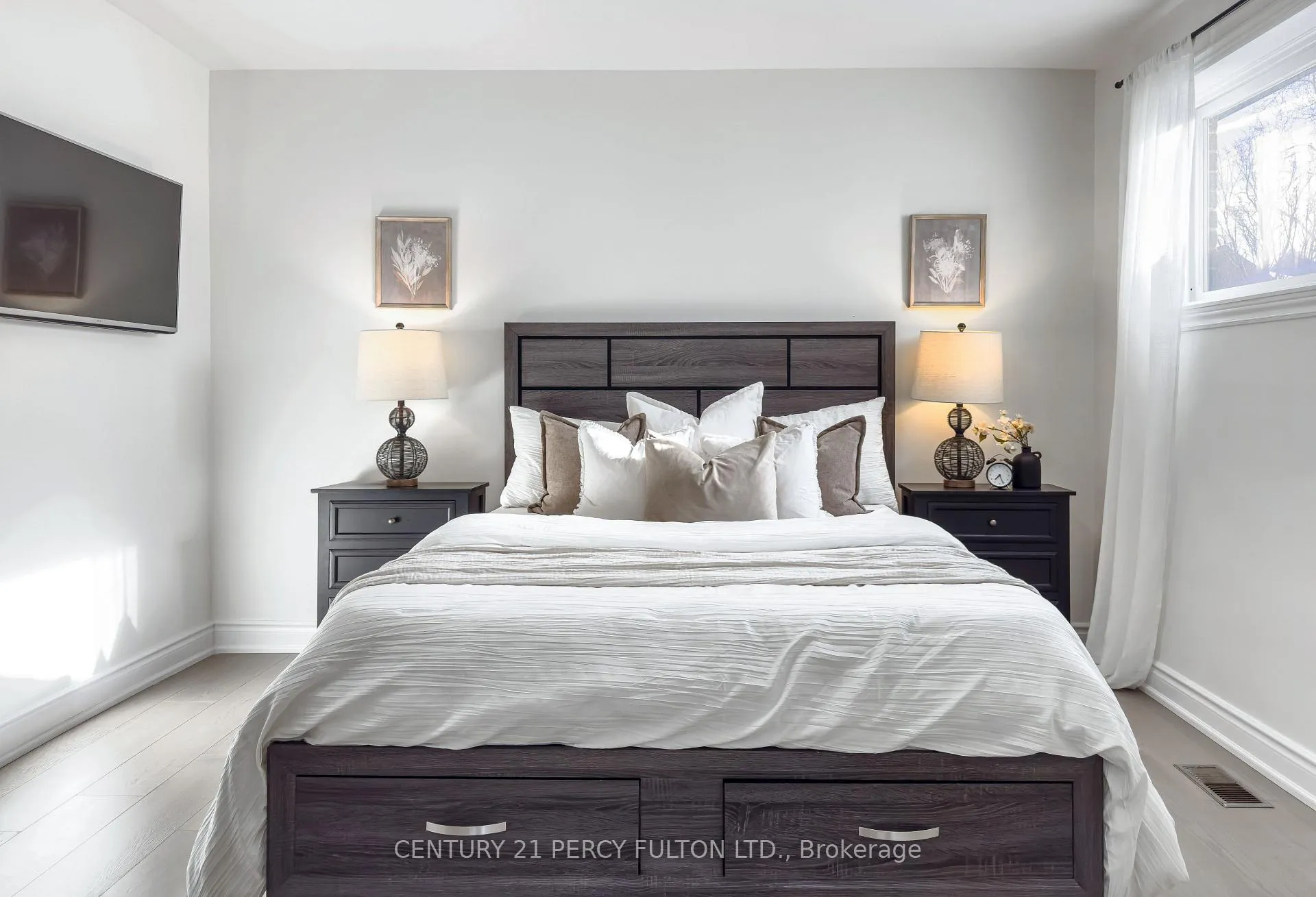 Photo 15 of 1023 Centre Street N, Whitby, Williamsburg — HOMEH
