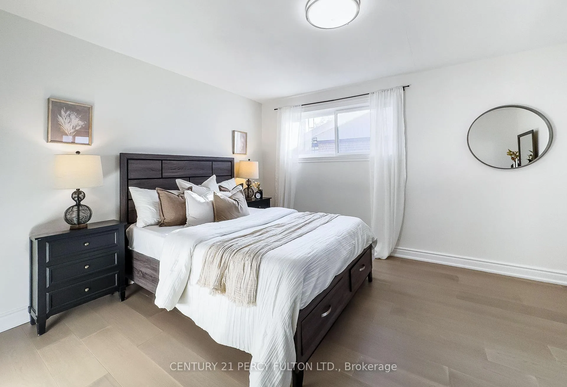 Photo 18 of 1023 Centre Street N, Whitby, Williamsburg — HOMEH