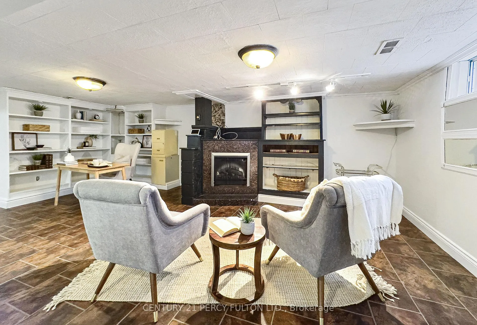 Photo 22 of 1023 Centre Street N, Whitby, Williamsburg — HOMEH