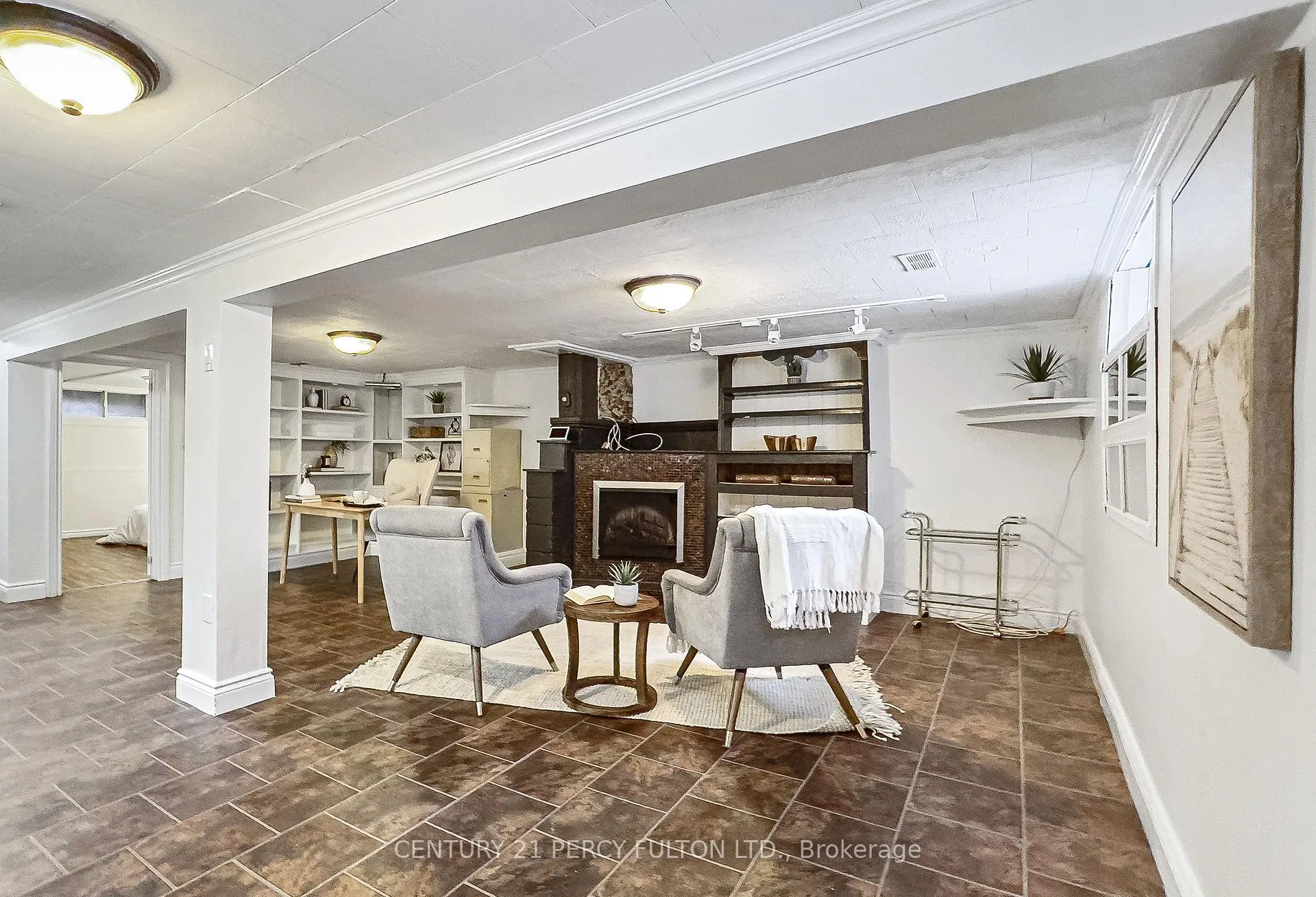 Photo 23 of 1023 Centre Street N, Whitby, Williamsburg — HOMEH