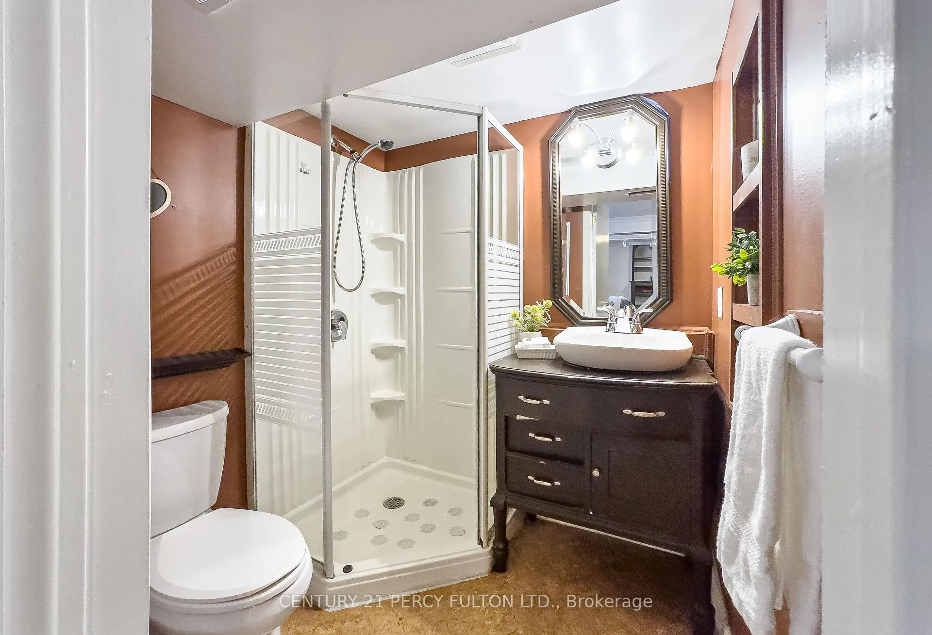 Photo 34 of 1023 Centre Street N, Whitby, Williamsburg — HOMEH