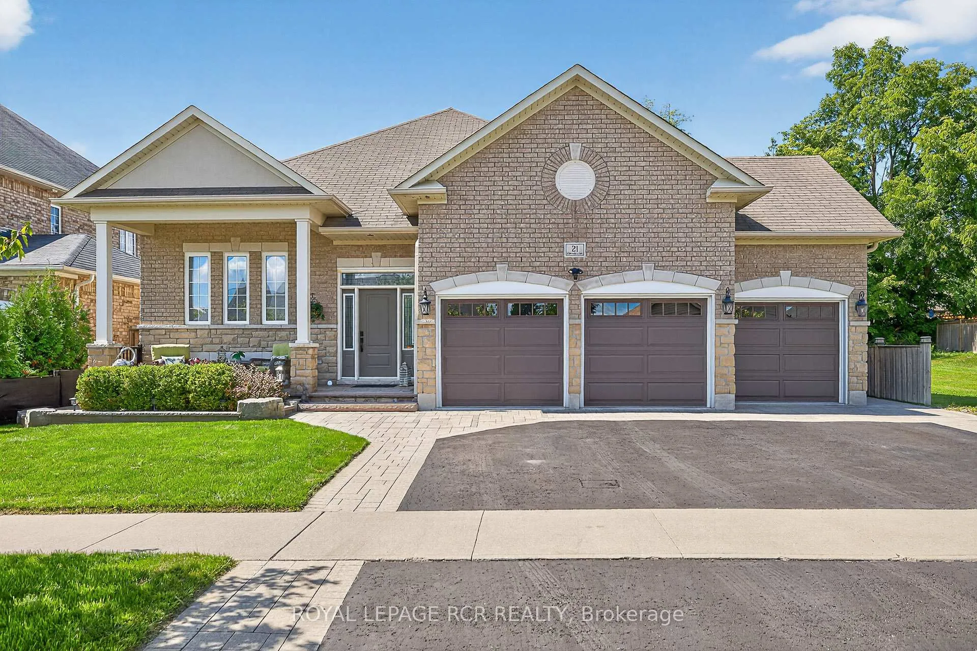 Photo 1 of 21 Corvinelli Drive, Whitby, Brooklin — HOMEH