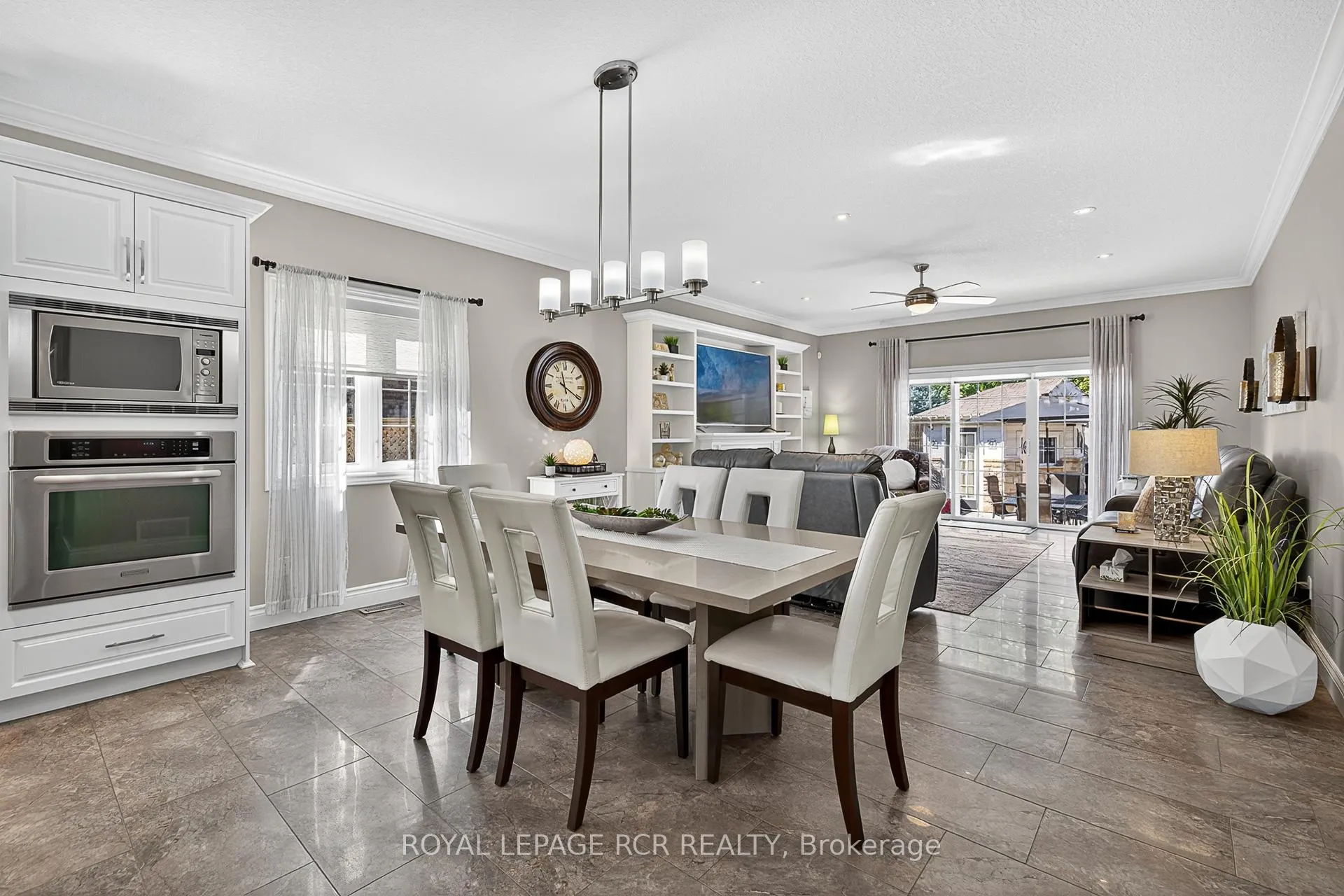 Photo 5 of 21 Corvinelli Drive, Whitby, Brooklin — HOMEH