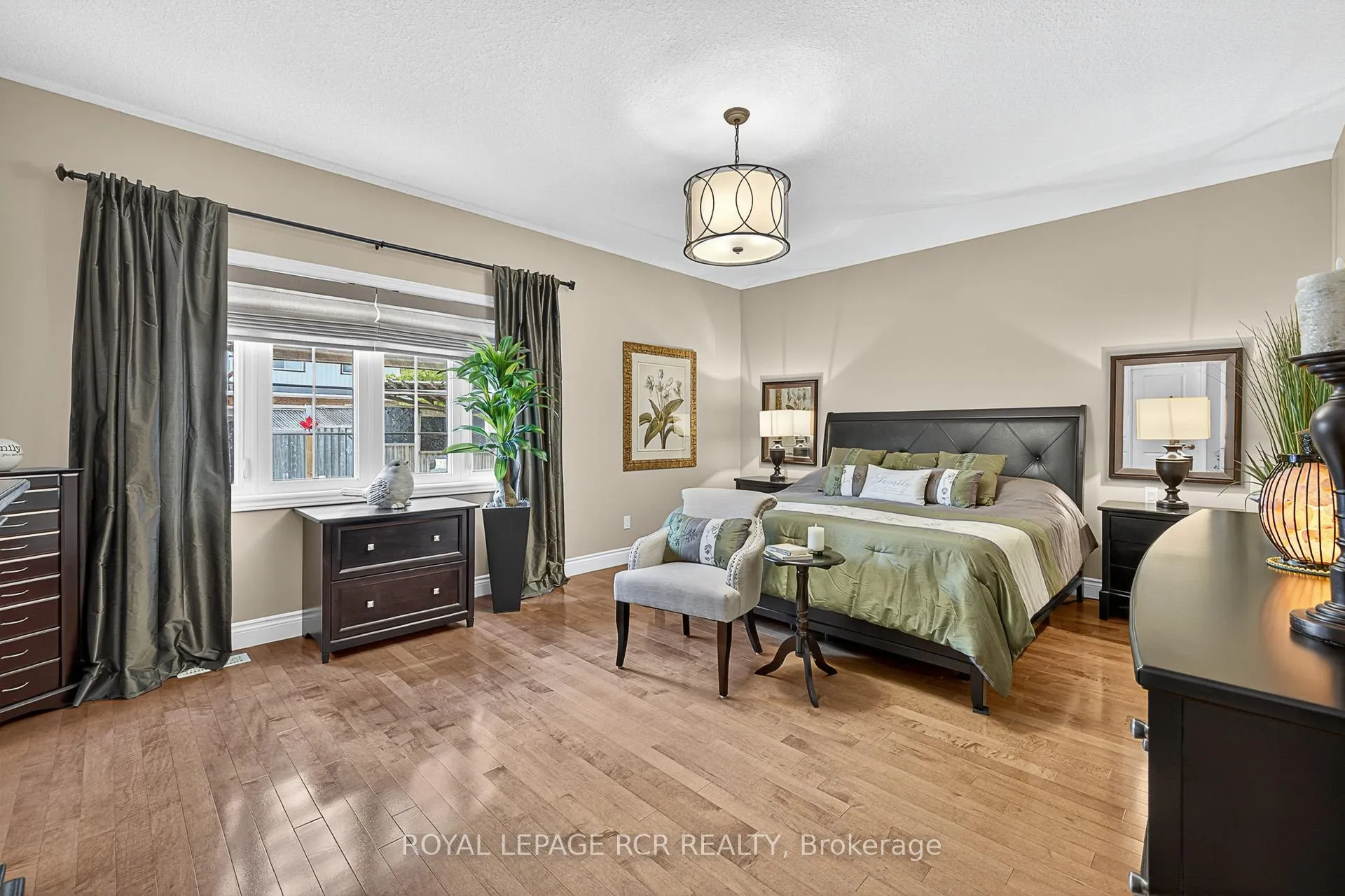 Photo 14 of 21 Corvinelli Drive, Whitby, Brooklin — HOMEH