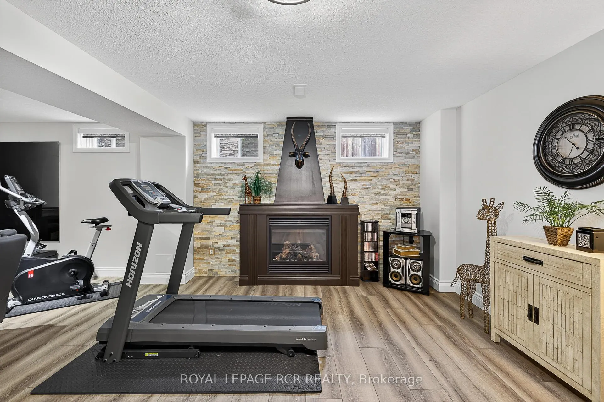 Photo 31 of 21 Corvinelli Drive, Whitby, Brooklin — HOMEH