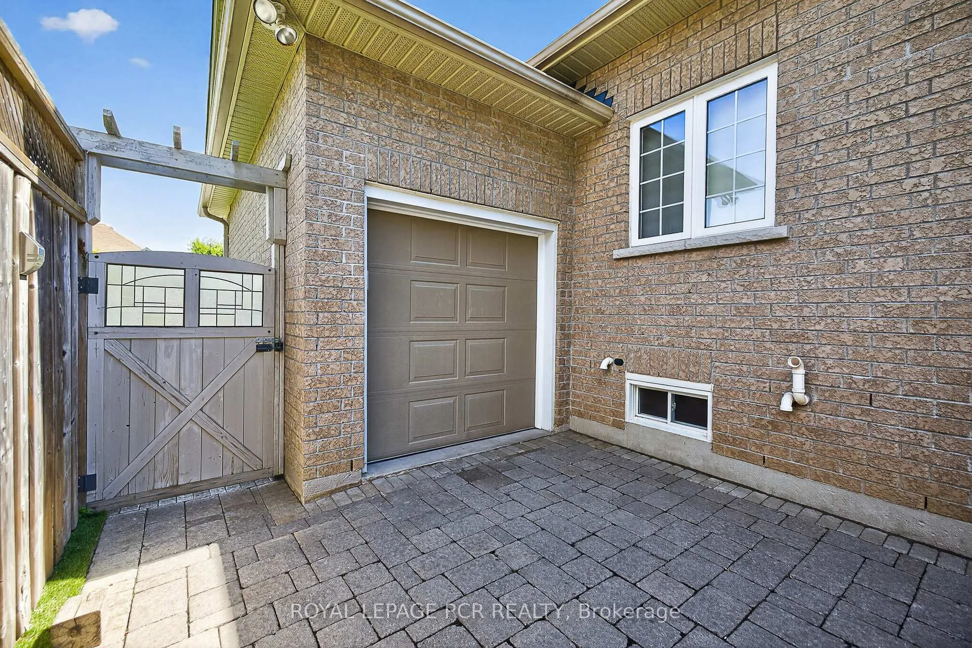 Photo 39 of 21 Corvinelli Drive, Whitby, Brooklin — HOMEH