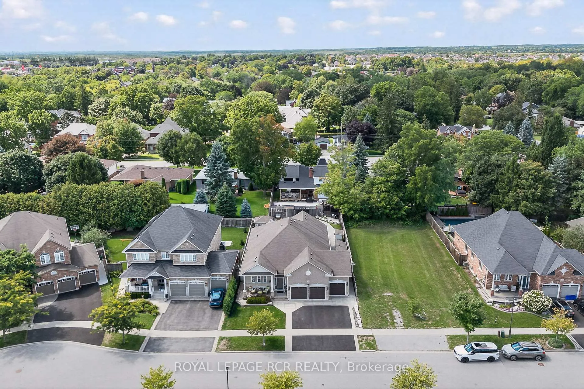 Photo 43 of 21 Corvinelli Drive, Whitby, Brooklin — HOMEH