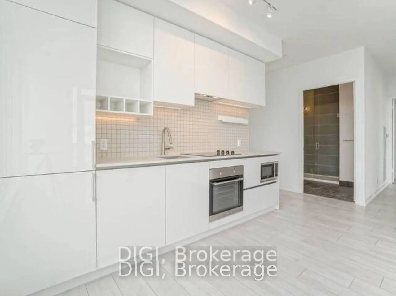 Photo 5 of Unit 5502, 898 Portage Parkway, Vaughan, Concord — HOMEH