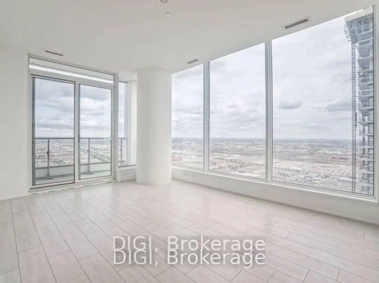 Photo 6 of Unit 5502, 898 Portage Parkway, Vaughan, Concord — HOMEH