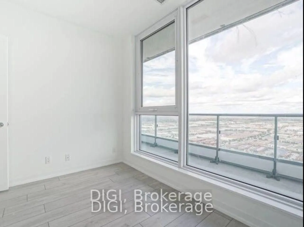 Photo 12 of Unit 5502, 898 Portage Parkway, Vaughan, Concord — HOMEH
