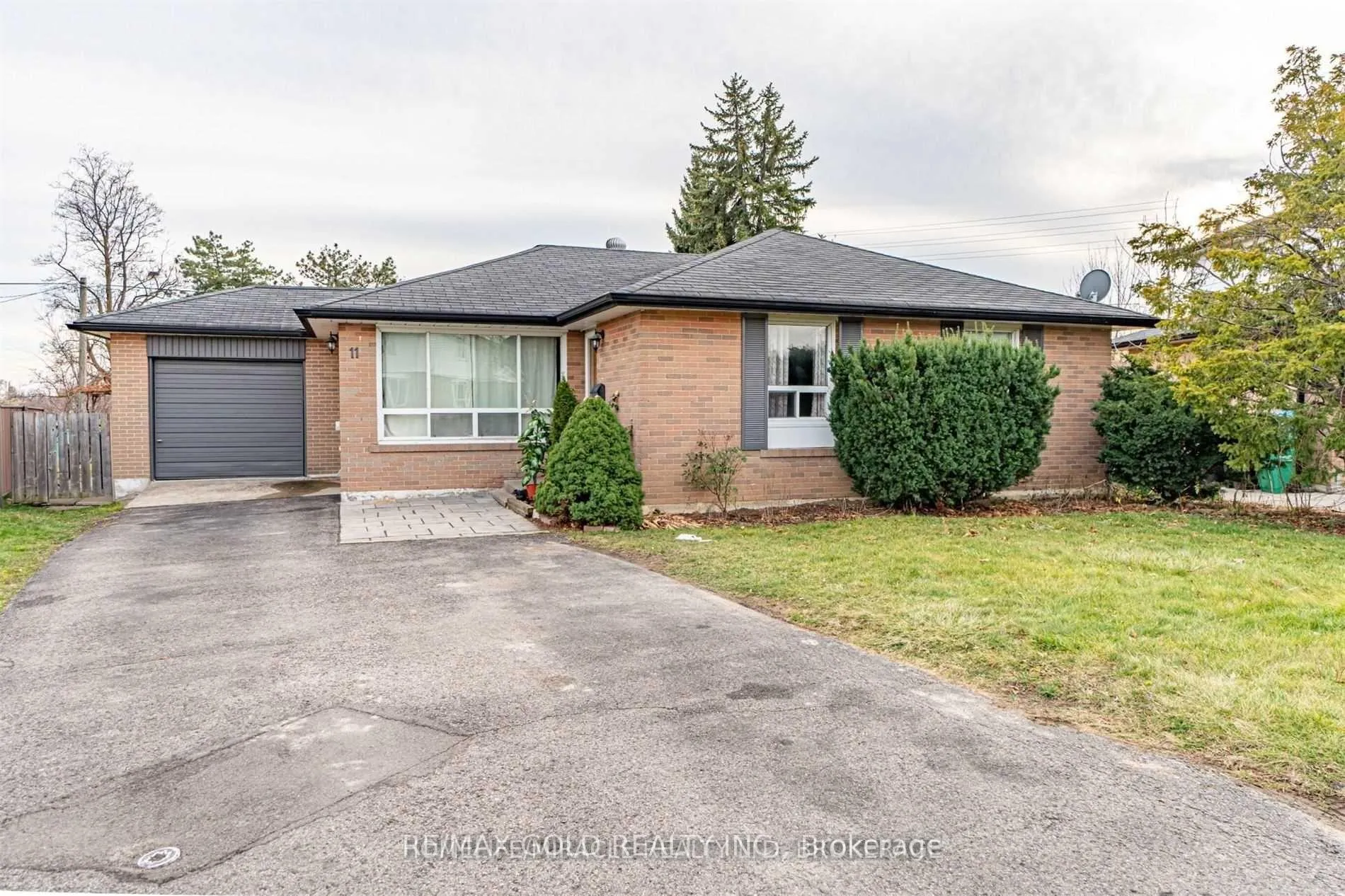 Photo 1 of 11 Durham Crescent, Brampton, Southgate — HOMEH