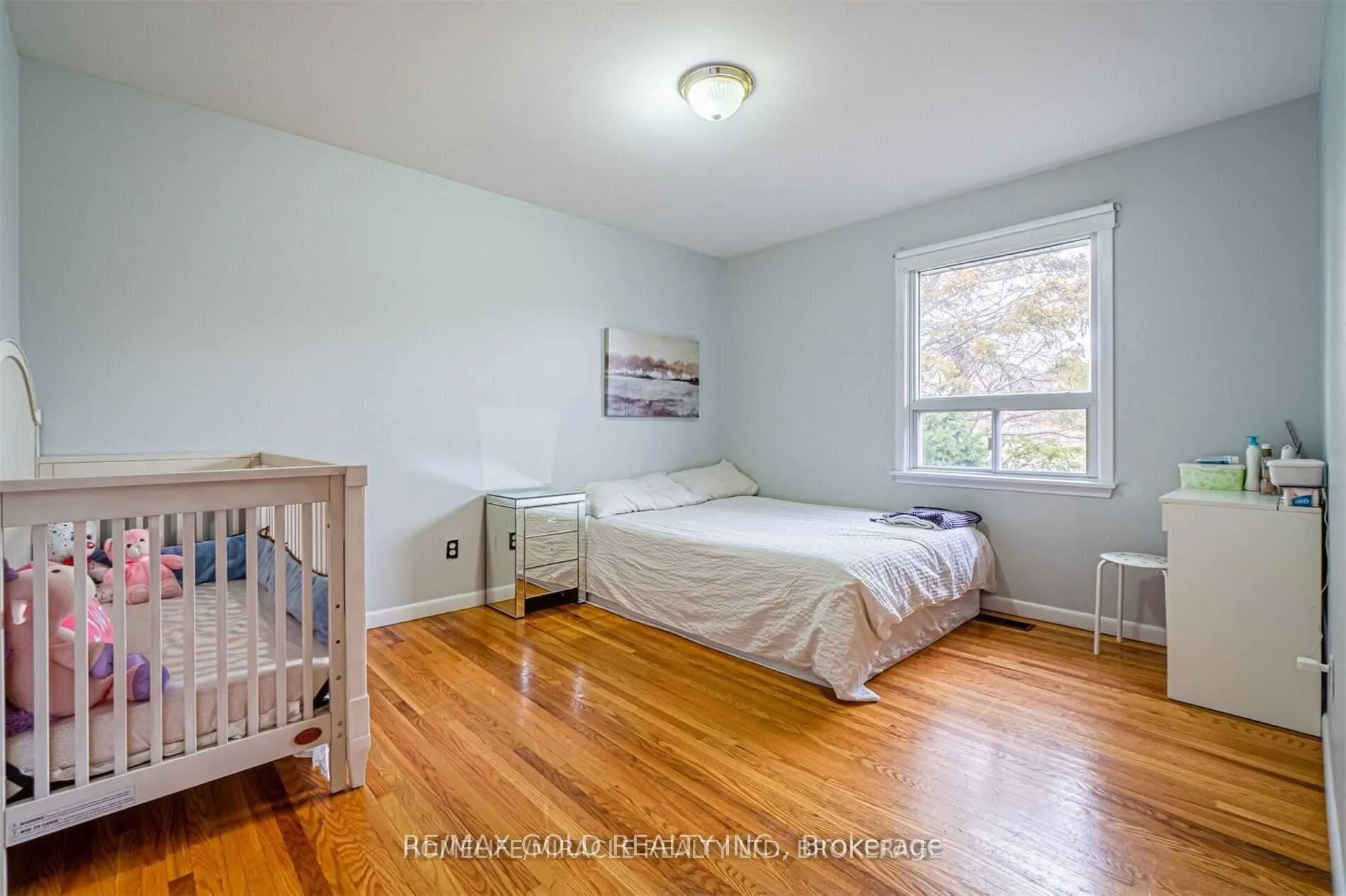 Photo 6 of 11 Durham Crescent, Brampton, Southgate — HOMEH