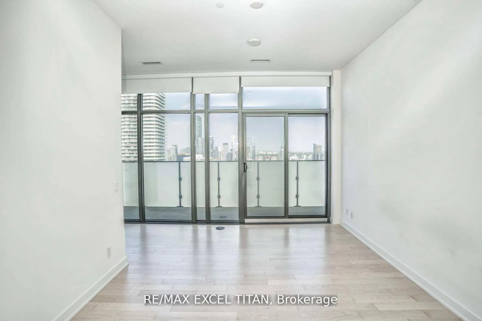 Photo 8 of Unit UPH06, 20 Lombard Street, Toronto, Church-Yonge Corridor — HOMEH