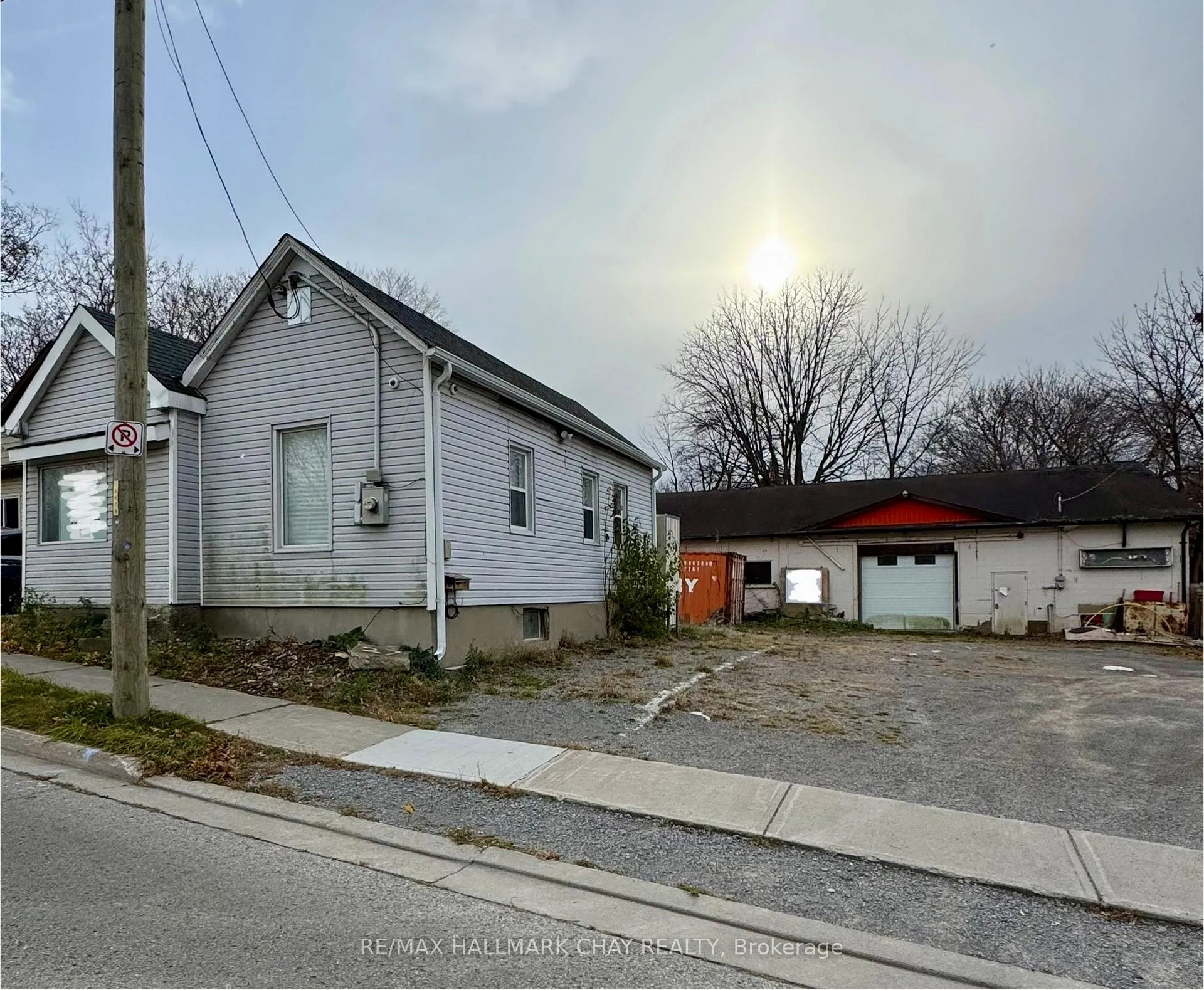 Photo 1 of 33 Hall Street, Oshawa, Central — HOMEH