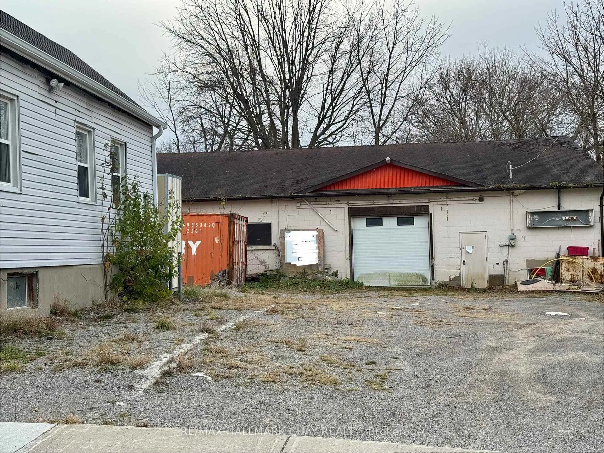 Photo 3 of 33 Hall Street, Oshawa, Central — HOMEH