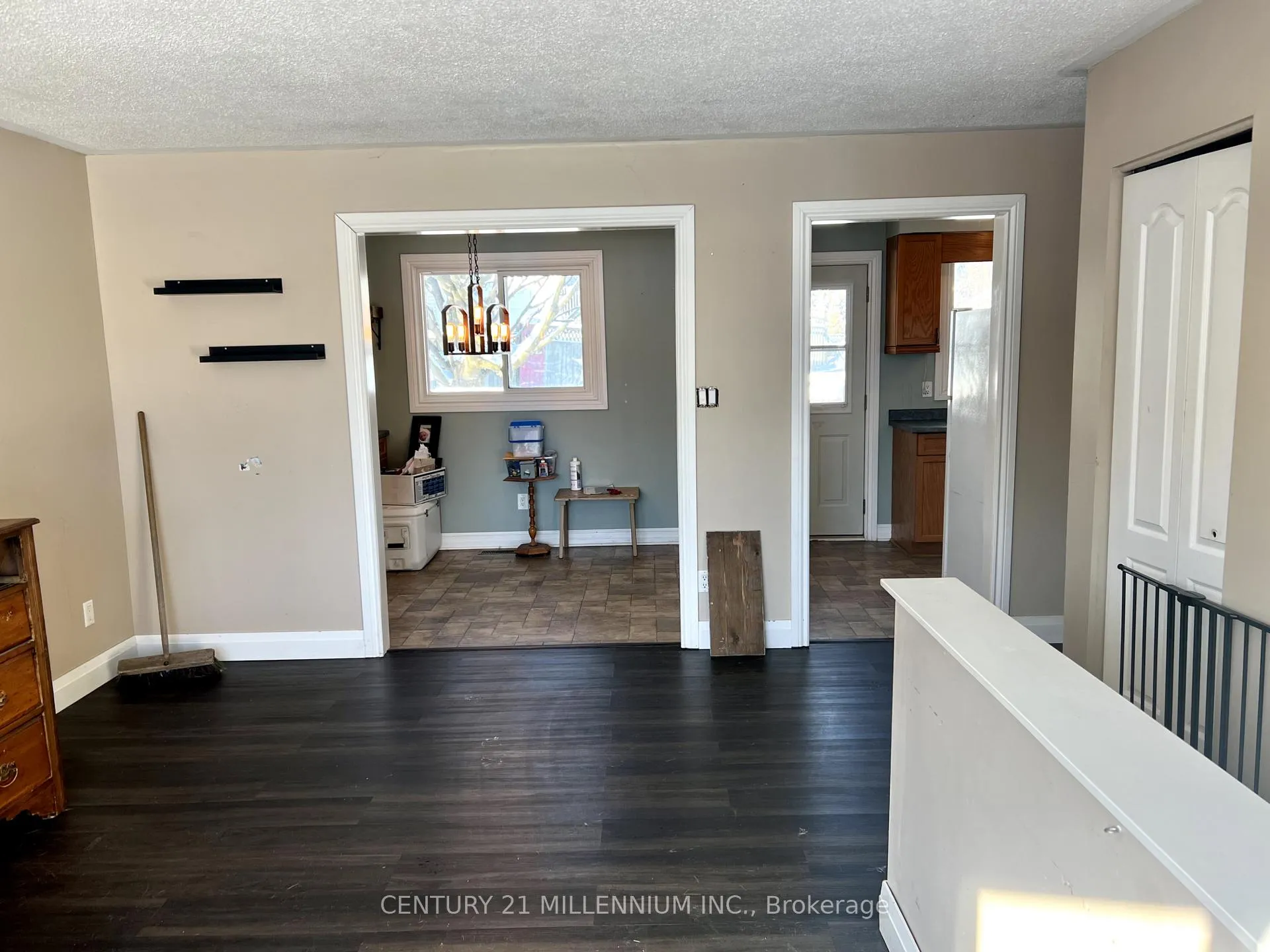 Photo 3 of 400 Robert Street, Shelburne — HOMEH