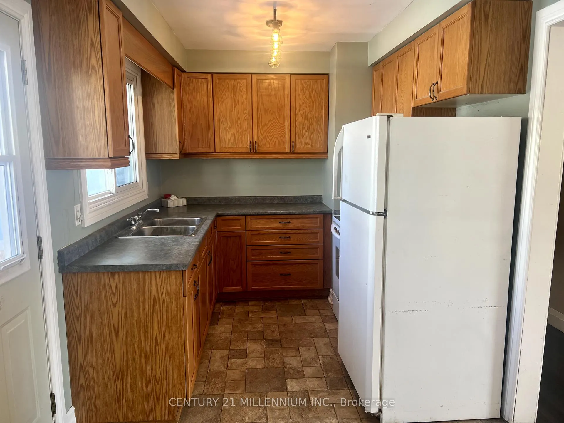 Photo 4 of 400 Robert Street, Shelburne — HOMEH